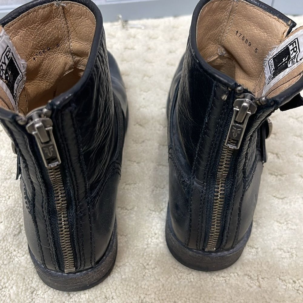 FRYE The Vicky 6" Women’s Boot in Black Leather, Size 5. - Picture 8 of 11